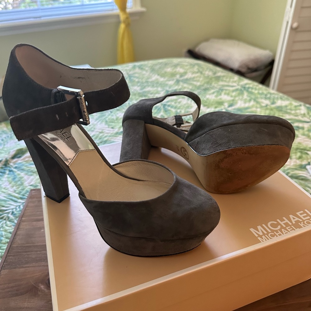 MICHAEL Michael Kors Gray Suede Platform Block Heel Sandals